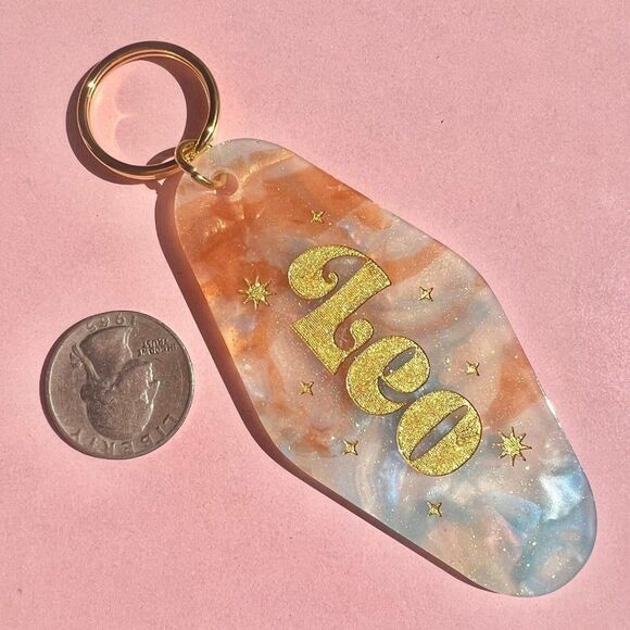 Leo Engraved Gold Glitter Resin Horoscope Motel Keychain - Picture 3 of 5